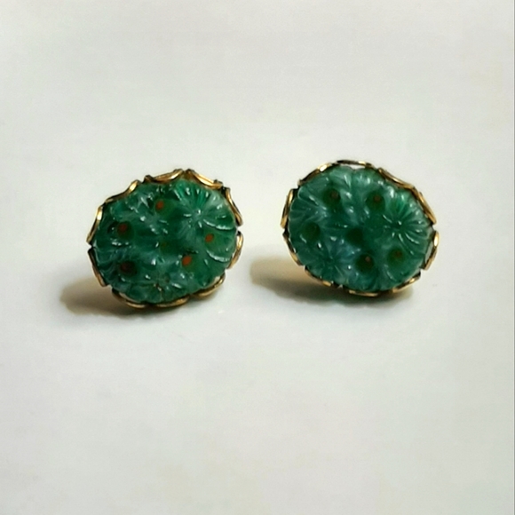 Handmade Jewelry - Vintage Small Carved Green Jade/Onyx 10k Yellow Gold Setting, Post Earrings